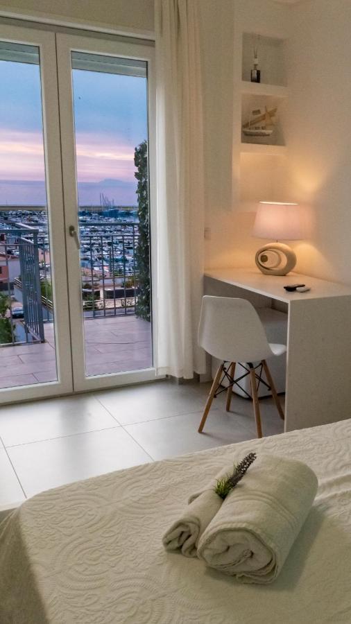 아그로폴리 Quasi In Porto B&B 외부 사진