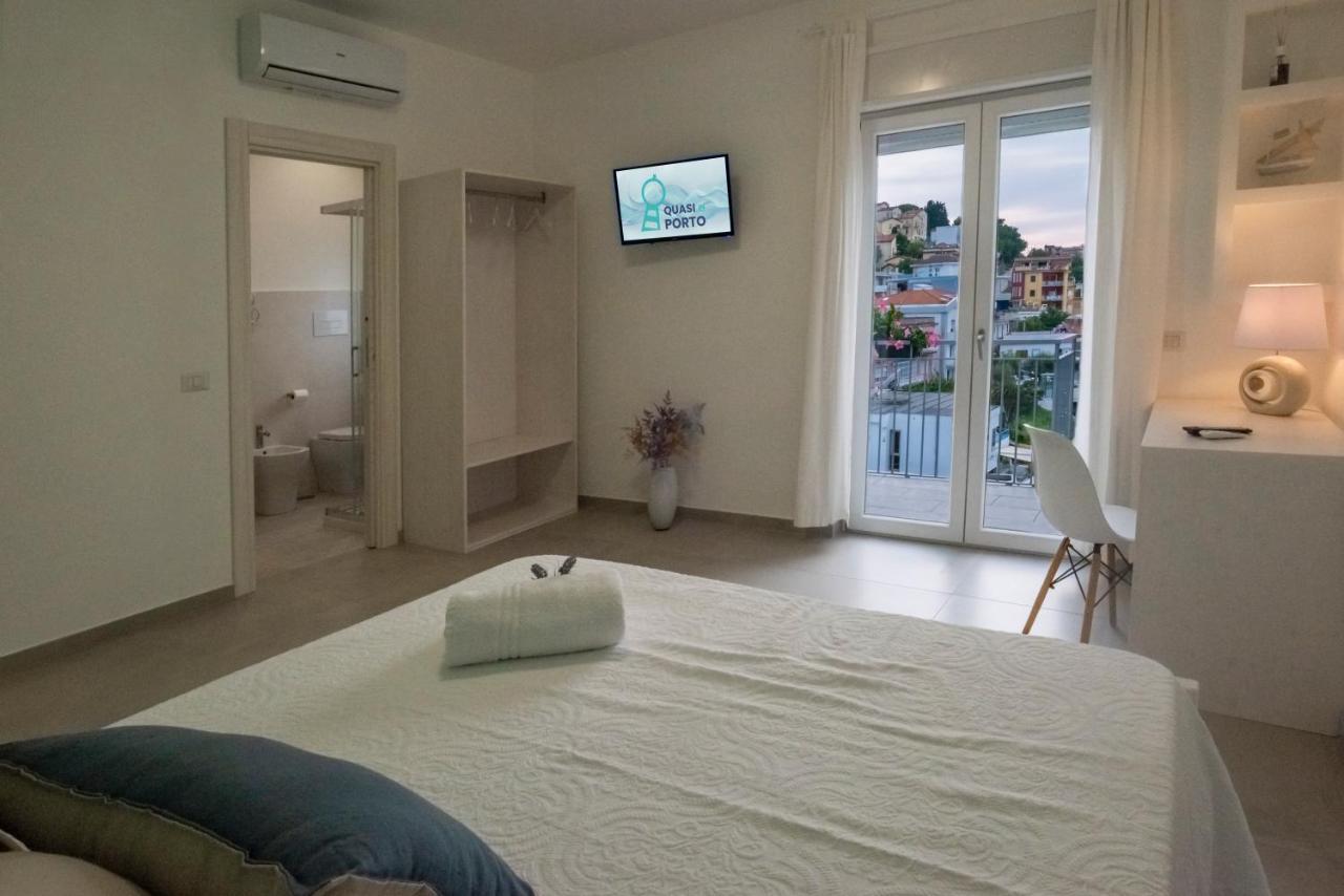 아그로폴리 Quasi In Porto B&B 외부 사진