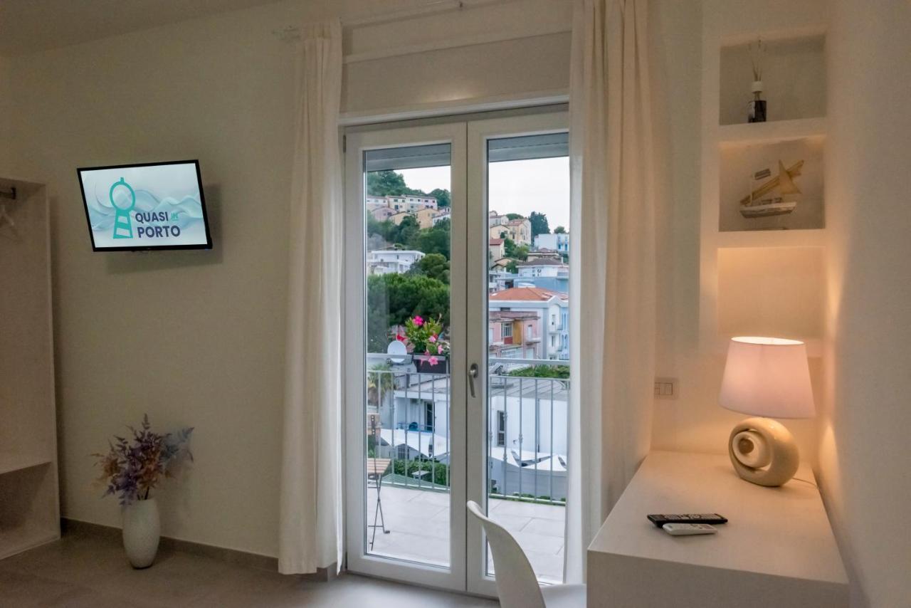 아그로폴리 Quasi In Porto B&B 외부 사진